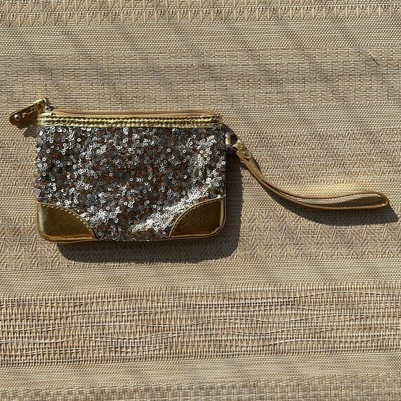 Women’s Nine West wristlet- gold and silver sequins - Picture 2 of 4